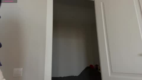 Thea online show from April 5, 2026, 4:31 am