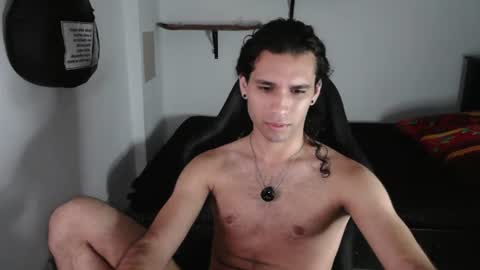 Snapshot of oezack__ chatting on July 26, 2026, 12:01 pm Zack online show from July 26, 2026, 12:01 pm