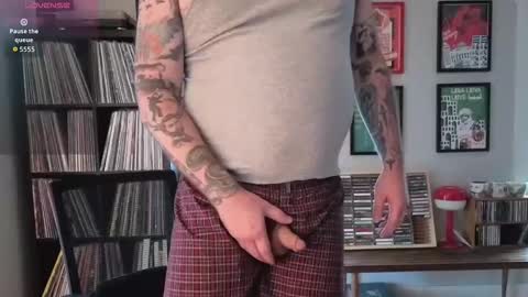 Office Dad online show from December 14, 2025, 8:46 pm