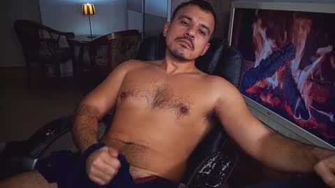 officeman7 online show from December 16, 2024, 8:48 pm