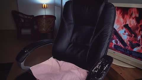 officeman7 online show from January 19, 2025, 4:36 pm