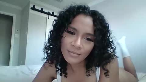 Snapshot of officialchantelxo chatting on February 28, 2026, 10:44 pm Chantel online show from February 28, 2026, 10:44 pm