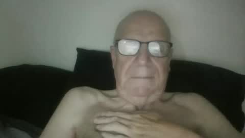 Snapshot of oggi95 chatting on April 24, 2026, 6:49 am oggi95 online show from April 24, 2026, 6:49 am