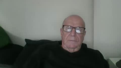 Snapshot of oggi95 chatting on April 27, 2026, 2:48 pm oggi95 online show from April 27, 2026, 2:48 pm