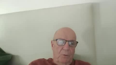 Snapshot of oggi95 chatting on June 3, 2026, 2:44 pm oggi95 online show from June 3, 2026, 2:44 pm