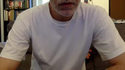 Snapshot of oggs48 chatting on June 10, 2026, 4:17 pm oggs48 online show from June 10, 2026, 4:17 pm