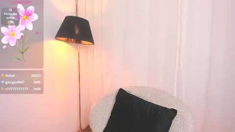  Holly  online show from March 3, 2025, 4:14 am