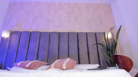 Holly online show from February 28, 2025, 8:07 pm