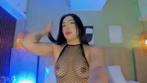 Holly online show from December 20, 2025, 11:17 am