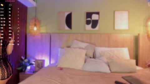 Holly online show from March 19, 2026, 11:25 am