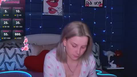 oh_my_julia online show from May 19, 2026, 2:18 am
