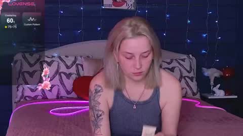 oh_my_julia online show from May 22, 2026, 8:21 am