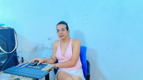 Snapshot of oh_tique chatting on April 7, 2026, 12:49 pm LU online show from April 7, 2026, 12:49 pm