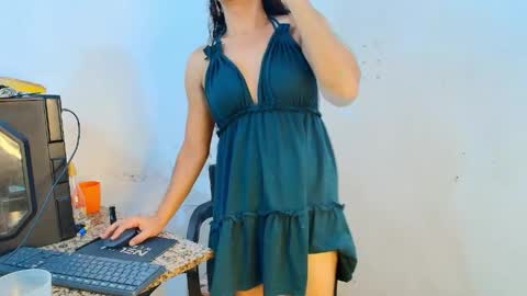Snapshot of oh_tique chatting on May 4, 2026, 6:37 pm LU online show from May 4, 2026, 6:37 pm