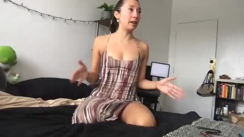 Snapshot of ohmillieevanillie chatting on July 13, 2026, 4:54 pm ohmillieevanillie online show from July 13, 2026, 4:54 pm