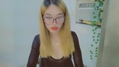 ohmyalessandraxcx online show from September 25, 2025, 5:16 pm