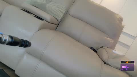 Lyz  online show from February 12, 2026, 5:52 pm