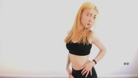 Emi and Ohpi online show from March 20, 2026, 11:37 am