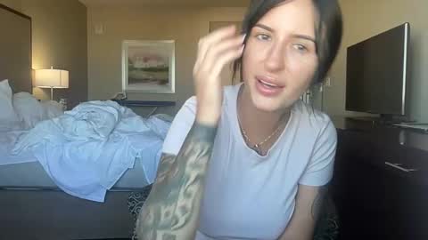 Snapshot of ohrileyxo chatting on October 7, 2025, 2:25 pm riley online show from October 7, 2025, 2:25 pm