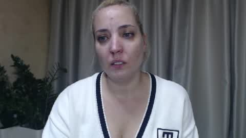 Mari online show from October 7, 2025, 10:01 am