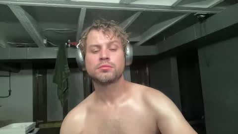 oilyexhibslut online show from October 17, 2025, 2:15 am