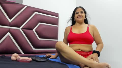 Olaia  online show from January 14, 2025, 12:24 pm