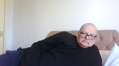 old_fkrr_ online show from April 19, 2026, 9:08 am