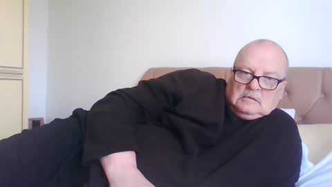 Snapshot of old_fkrr_ chatting on April 25, 2026, 10:29 am old_fkrr_ online show from April 25, 2026, 10:29 am