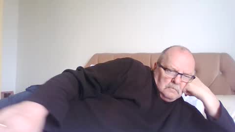 Snapshot of old_fkrr_ chatting on May 6, 2026, 10:20 am old_fkrr_ online show from May 6, 2026, 10:20 am