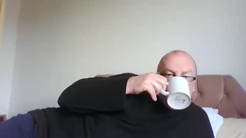 Snapshot of old_fkrr_ chatting on May 12, 2026, 10:01 am old_fkrr_ online show from May 12, 2026, 10:01 am