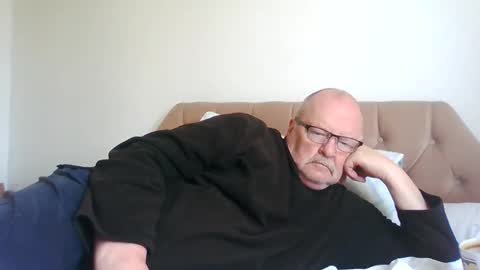 Snapshot of old_fkrr_ chatting on June 4, 2026, 10:32 am old_fkrr_ online show from June 4, 2026, 10:32 am