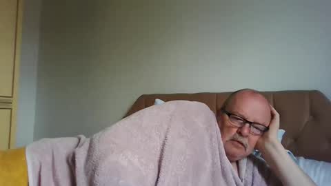 Snapshot of old_fkrr_ chatting on June 9, 2026, 11:22 am old_fkrr_ online show from June 9, 2026, 11:22 am