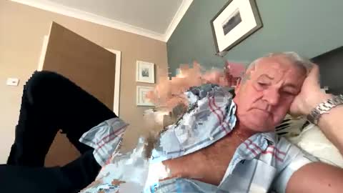 Snapshot of oldboy2024 chatting on April 2, 2026, 10:57 am oldboy2024 online show from April 2, 2026, 10:57 am