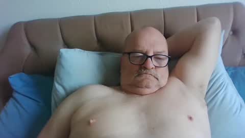 oldfkr69 online show from March 12, 2025, 8:30 am