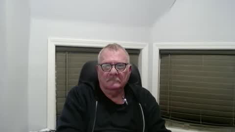 oldguybigd online show from April 17, 2026, 3:31 am