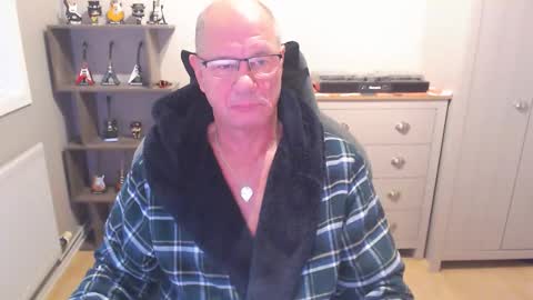 oldveteranuk online show from September 10, 2025, 5:29 am