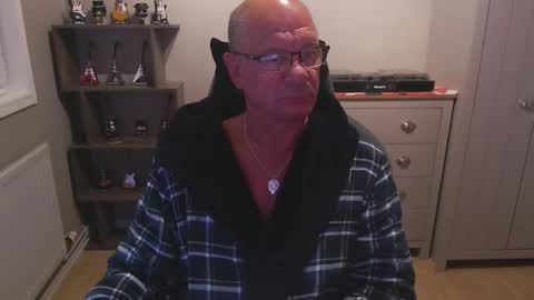 oldveteranuk online show from October 6, 2025, 3:59 am