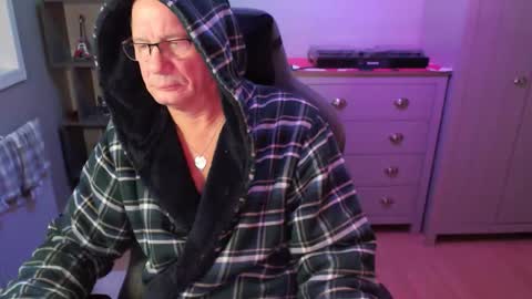 oldveteranuk online show from December 22, 2025, 5:26 am