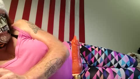 Laura online show from October 4, 2025, 1:14 am