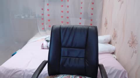 Snapshot of olgahottie chatting on September 19, 2025, 10:10 pm OlgaHottie online show from September 19, 2025, 10:10 pm