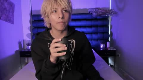 oliiverr22 online show from December 18, 2025, 11:38 am