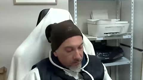 Snapshot of olimpio1230 chatting on December 11, 2024, 8:39 pm olimpio1230 online show from December 11, 2024, 8:39 pm