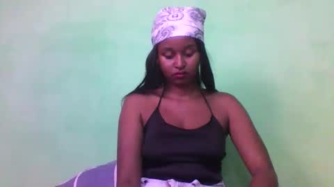 olinah610 online show from November 14, 2025, 7:51 am