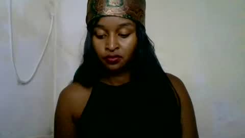 Snapshot of olinah610 chatting on June 10, 2026, 10:25 am olinah610 online show from June 10, 2026, 10:25 am