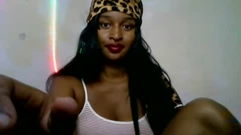 Snapshot of olinah610 chatting on June 12, 2026, 10:25 am olinah610 online show from June 12, 2026, 10:25 am