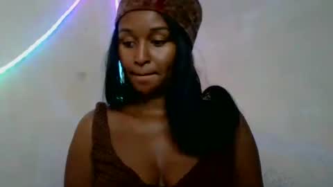 Snapshot of olinah610 chatting on June 25, 2026, 7:13 am olinah610 online show from June 25, 2026, 7:13 am
