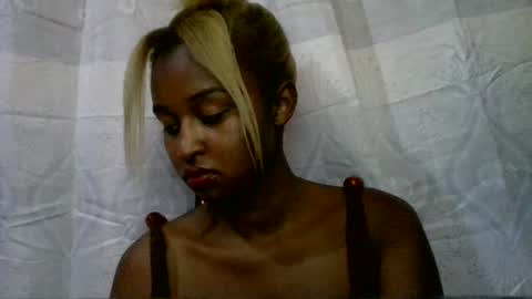 Snapshot of olinah610 chatting on July 7, 2026, 7:45 am olinah610 online show from July 7, 2026, 7:45 am