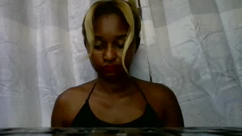 Snapshot of olinah610 chatting on July 8, 2026, 7:24 am olinah610 online show from July 8, 2026, 7:24 am
