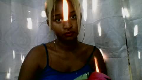 Snapshot of olinah610 chatting on July 10, 2026, 4:17 am olinah610 online show from July 10, 2026, 4:17 am