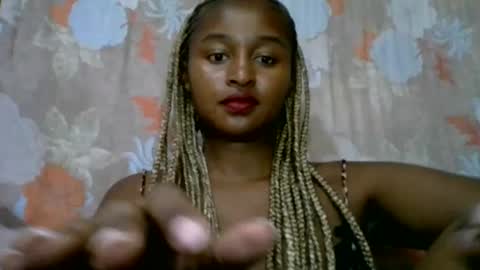 Snapshot of olinah610 chatting on July 17, 2026, 5:36 am olinah610 online show from July 17, 2026, 5:36 am